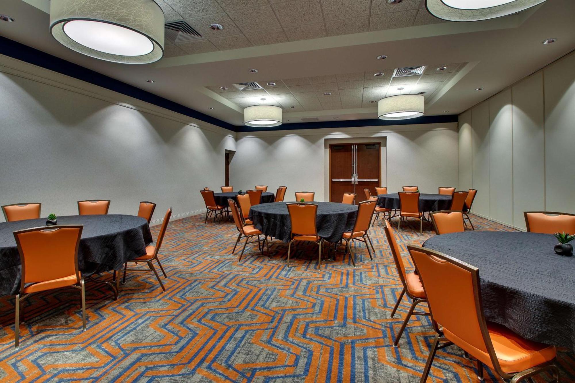 Drury Inn & Suites Iowa City Coralville Esterno foto