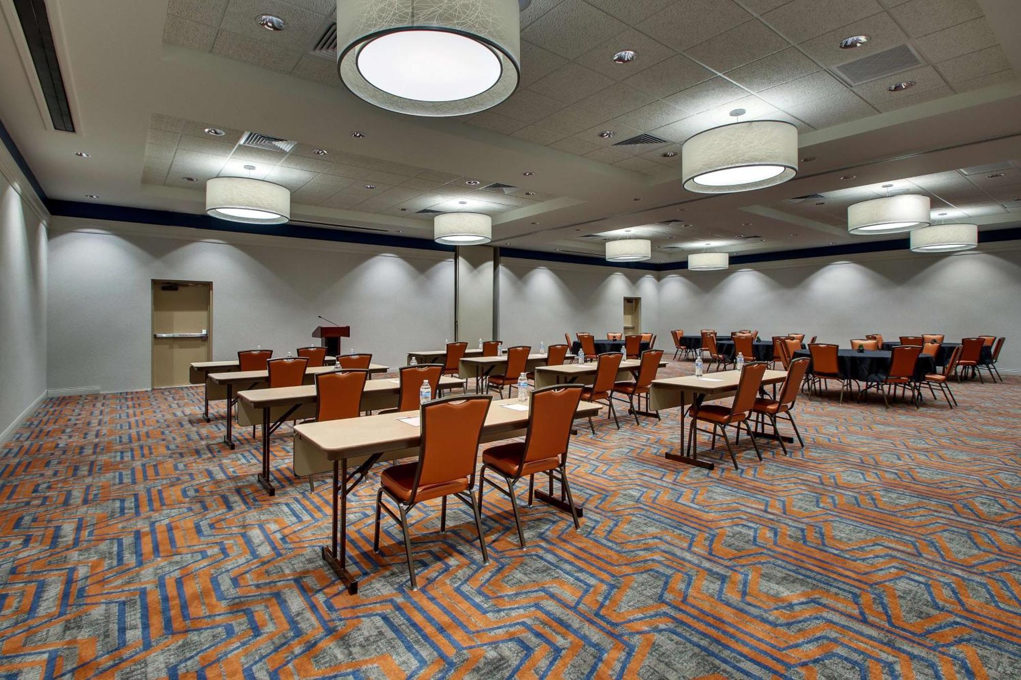 Drury Inn & Suites Iowa City Coralville Esterno foto