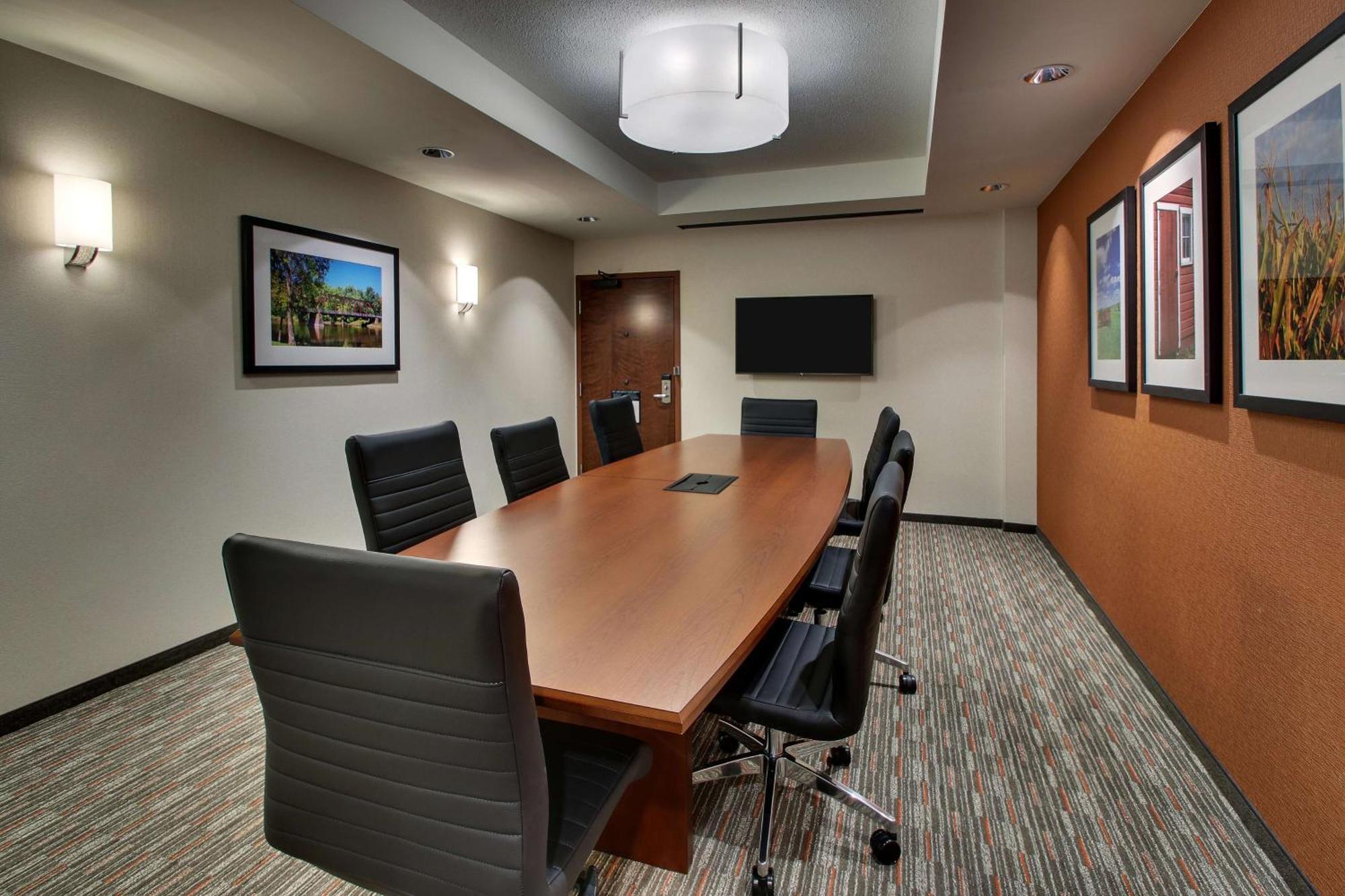 Drury Inn & Suites Iowa City Coralville Esterno foto