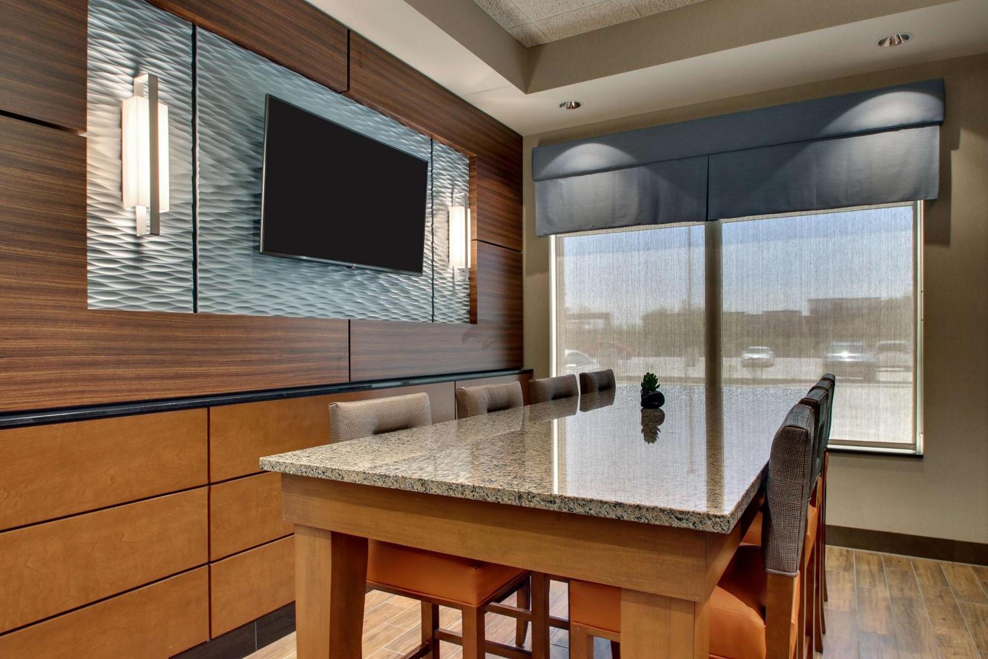 Drury Inn & Suites Iowa City Coralville Esterno foto