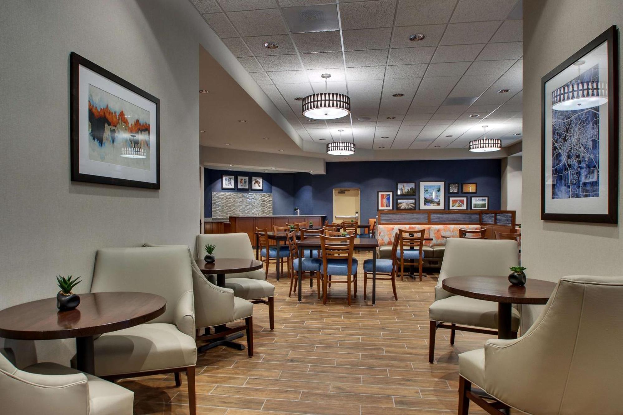 Drury Inn & Suites Iowa City Coralville Esterno foto